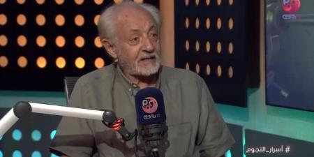 حسين فهمي وأحمد السقا.. نجوم الفن ينعون عبد العزيز مخيون بكلمات مؤثرة