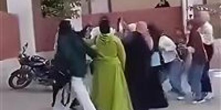 ولية أمر مش مدرسة .. الأمن يفحص فيديو الاعتداء على سيدة داخل مدرسة الشرقية