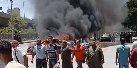 حريق يلتهم سيارتين بالقرب من محطة وقود بمنطقة شلبي بالمنيا