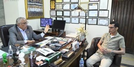 محمد أبو سعدة: سنراجع محتوى عاش هنا بلجان علمية.. وثقنا أكثر من 1100 شخصية