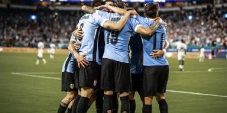 تفتيش بالكلاب البوليسية لمنتخب أوروجواي قبل لقاء السعودية بالمونديال.. فيديو