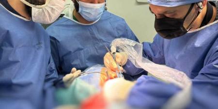 بأحدث تقنيات التخطيط الجراحي الافتراضي.. مجمع الإسماعيلية الطبي ينجح في استئصال ورم نادر يهدد حياة شاب