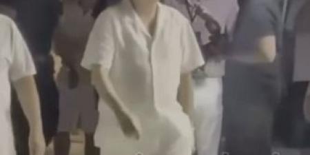 بعد غياب عام ونصف.. الممثل التركي المعروف بشخصية "مراد علمدار" يظهر في إطلالة نادرة (صورة)
