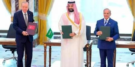 "حلف مكة" في ميزان طهران.. فرصة استراتيجية أم تهديد جديد؟