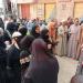 محافظ أسوان يتابع إقبال المواطنين على لجان الاقتراع لضمان سير الانتخابات حضاريًا