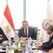 وزير
      الصحة
      يعقد
      اجتماعًا
      موسعًا
      لبحث
      دعم
      وتمكين
      توطين
      الصناعات
      الدوائية
      في
      مصر