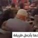 بيفرحها بأجمل طريقة.. زوج وزجته في عربات التصادم بالملاهي (فيديو)