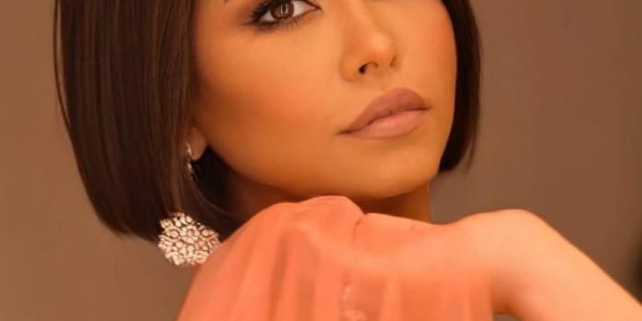 شيرين
      تعلن
      مفاجأة
      سارة
      لجمهورها
      احتفالا
      بالعام
      الجديد