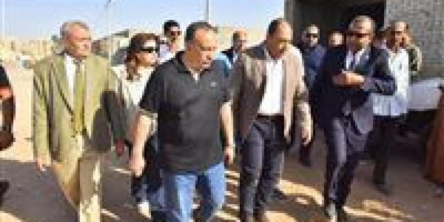 محافظ
      أسيوط
      ورئيس
      هيئة
      تنمية
      الصعيد
      يتفقدان
      السوق
      الحضري
      بالكوم
      الأحمر
      ويتابعان
      أعمال
      طريق
      البداري_البحر
      الأحمر