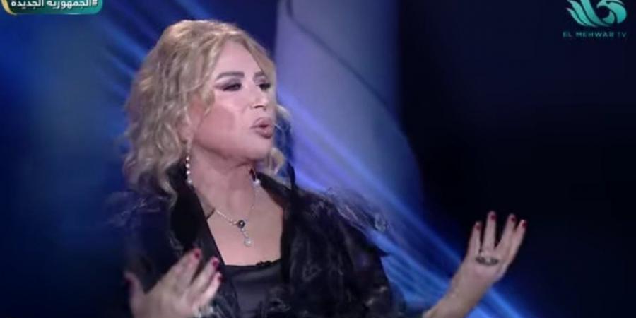ايناس
      الدغيدي
      بعد
      انتقادات
      زواجها:
      الفرحة
      بتضايق
      الناس
