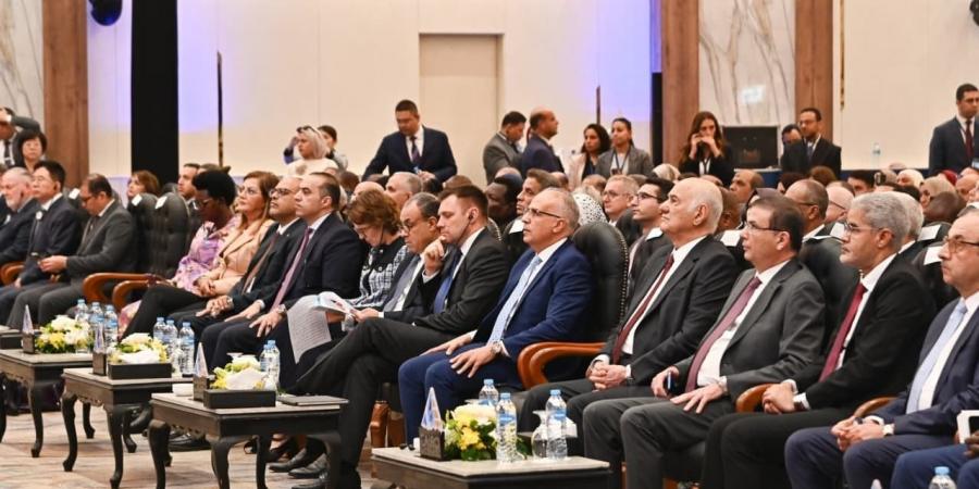 انطلاق
      فعاليات
      أسبوع
      القاهرة
      الثامن
      للمياه
      تحت
      شعار
      "حلول
      مبتكرة
      للتكيف
      مع
      تغير
      المناخ
      واستدامة
      المياه"