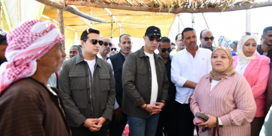 محافظ
      الفيوم
      يشهد
      مزاداً
      لبيع
      السمك
      والجمبري
      بإحدى
      الحلقات
      على
      ساحل
      بحيرة
      قارون