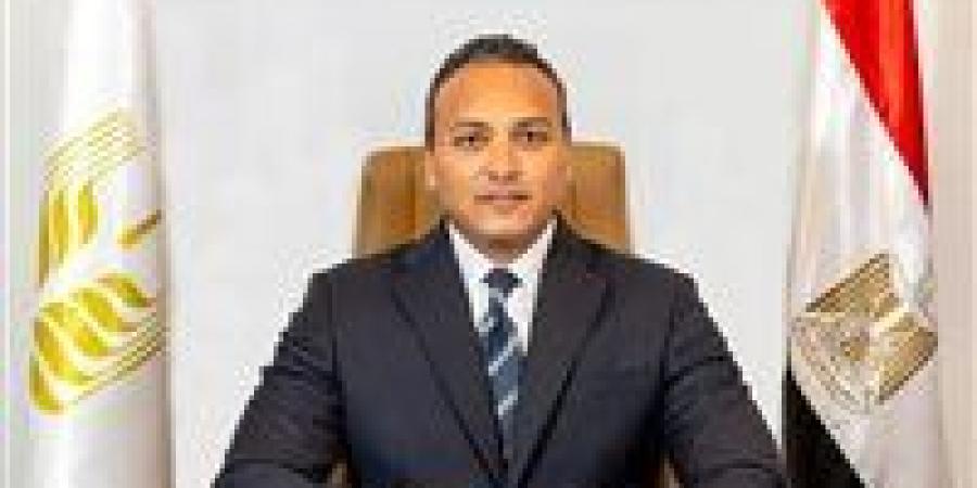 البنك
      الزراعي
      المصري
      يعين
      محمد
      سويسي
      رئيساً
      لمجموعة
      المنتجات
      والخدمات
      الإلكترونية