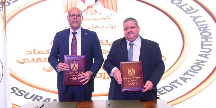رئيس
      مصلحة
      الكفاية
      الإنتاجية:
      معايير
      جودة
      التعليم
      الفني
      خطوة
      فارقة
      نحو
      النهوض
      بالصناعة
      الوطنية