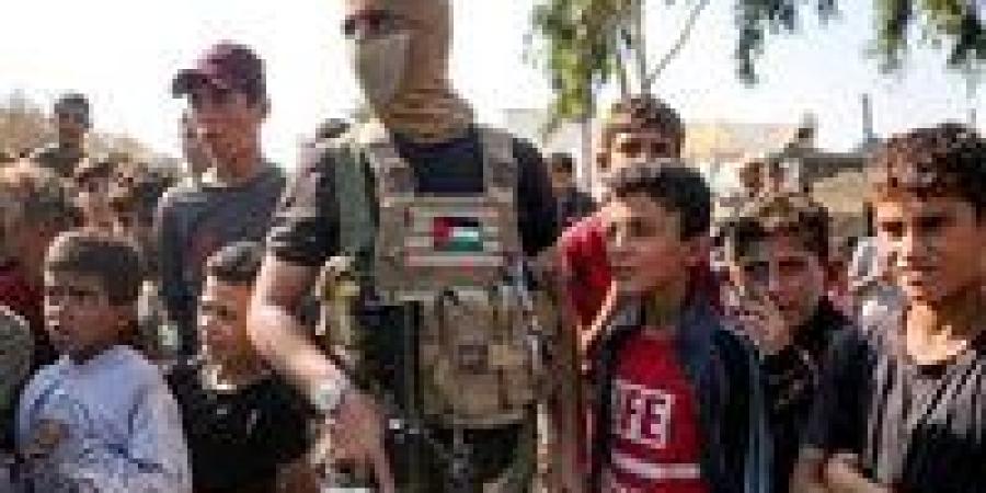 حماس
      تنشر
      مسلحين
      وعناصر
      من
      الشرطة
      في
      أجزاء
      من
      غزة
