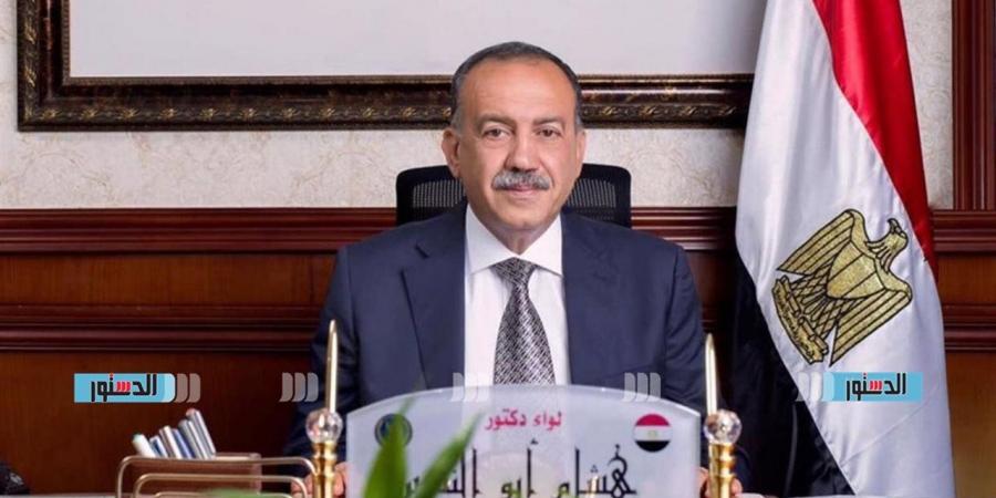 محافظ
      أسيوط:
      توفير
      كافة
      الرعاية
      لمصابي
      حادث
      سقوط
      تروسيكل
      بمصرف