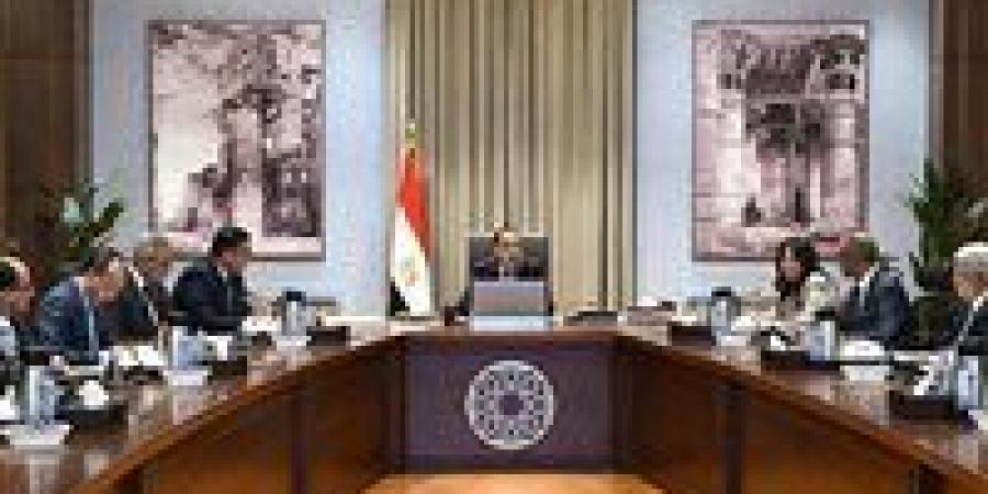 رئيس
      الوزراء
      يتابع
      موقف
      تنفيذ
      وتشغيل
      محطات
      تحلية
      المياه
      في
      شمال
      سيناء