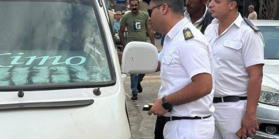 حملات
      أمنية
      موسعة
      لضبط
      الخارجين
      عن
      القانون
      بحلوان..
      (صور)