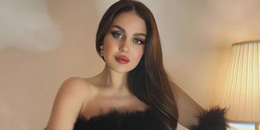 زواج
      ابنة
      هيفاء
      وهبي
      سرًا
      من
      رجل
      أعمال
      كويتي..
      فما
      القصة
      ؟