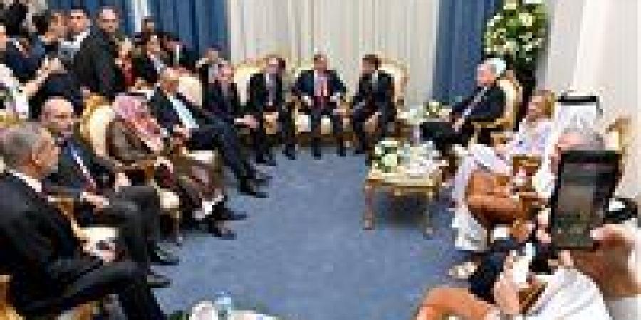 عمرو
      غلاب:
      مصر
      أعادت
      الحياة
      للقضية
      الفلسطينية
      بعد
      قمة
      السلام
      في
      شرم
      الشيخ