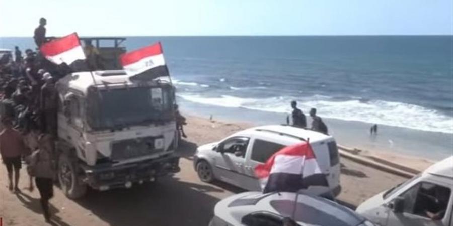 بعد
      عامين
      من
      الإبادة..
      الحياة
      تعود
      إلى
      شوارع
      غزة