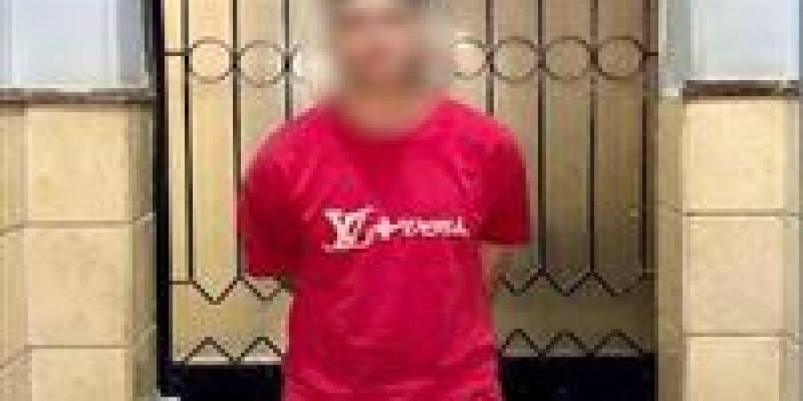 ضبط
      شخص
      قام
      بتهديد
      المواطنين
      بسلاح
      ناري
      بالمنوفية