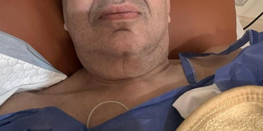 نقل
      الفنان
      محمد
      التاجي
      للمستشفى
      بعد
      تعرضه
      لوعكة
      صحية