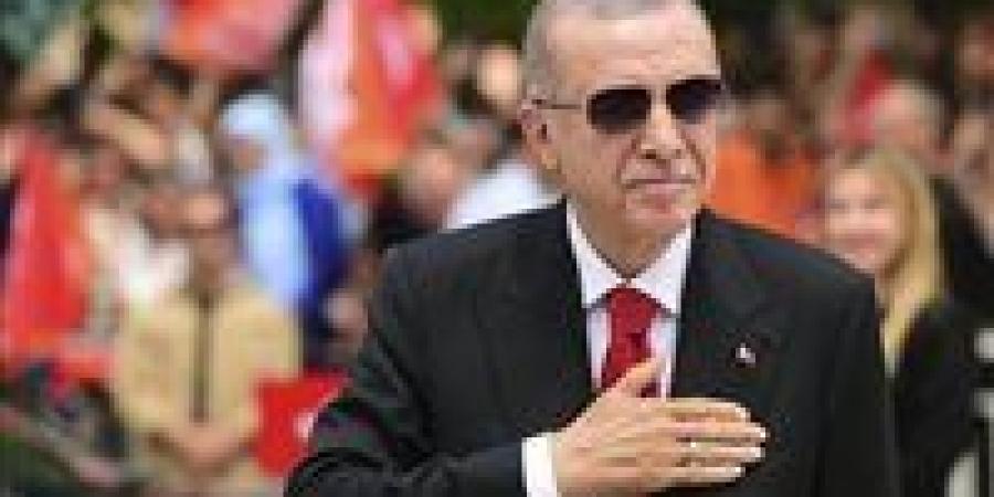 كيف
      يقنع
      أردوغان
      امرأة
      خمسينية
      بالإقلاع
      عن
      التدخين؟
