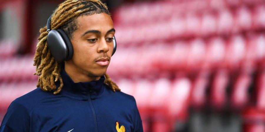نيوم
      السعودي
      يصدم
      منتخب
      فرنسا
      قبل
      نصف
      نهائي
      كأس
      العالم
      للشباب