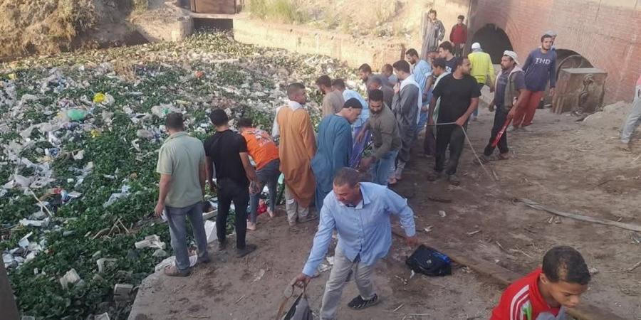 مشاهد
      من
      انقلاب
      تروسيكل
      محمل
      بأطفال
      مدارس
      في
      أسيوط
      (فيديو)