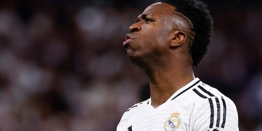 فينيسيوس
      جونيور
      يطلب
      زيادة
      راتبه
      الأسبوعي
      لتجديد
      عقده
      مع
      ريال
      مدريد