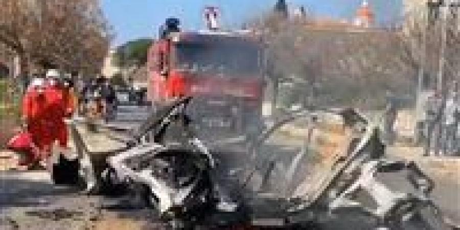 بصاروخين
      موجهين..
      إسرائيل
      تقصف
      سيارة
      جنوب
      لبنان
      رغم
      وقف
      النار