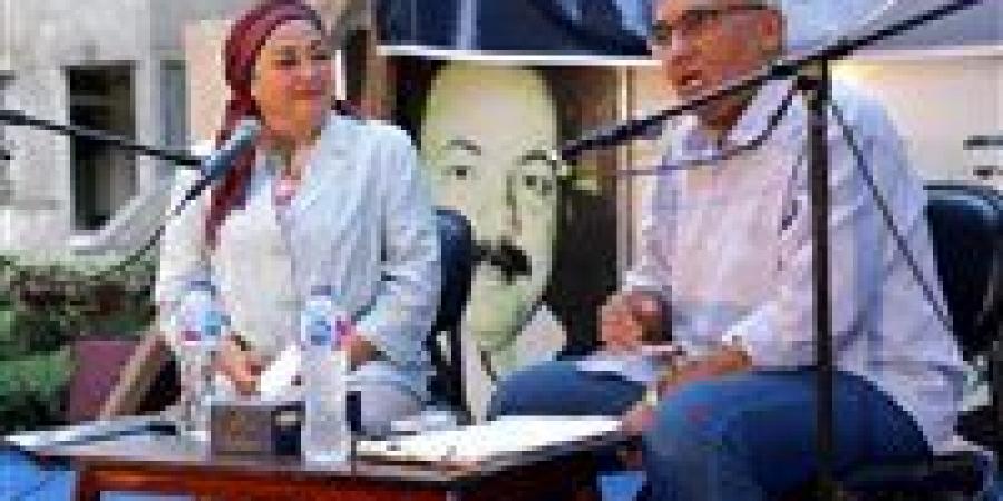 محمد
      الكحلاوي
      ..
      من
      الطرب
      إلى
      المديح
      النبوي
      بدار
      الكتب