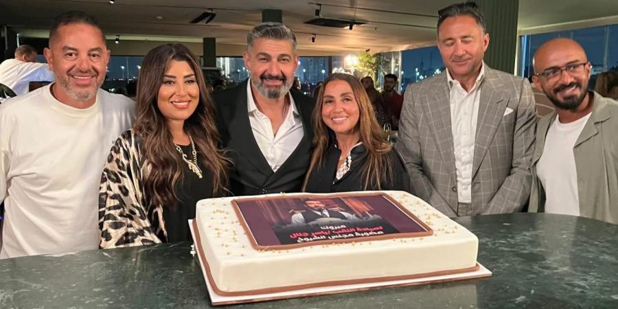 بعد
      تعيينه
      في
      مجلس
      الشيوخ..
      فريق
      عمل
      كلهم
      بيحبوا
      مودي
      يحتفل
      بـ
      ياسر
      جلال