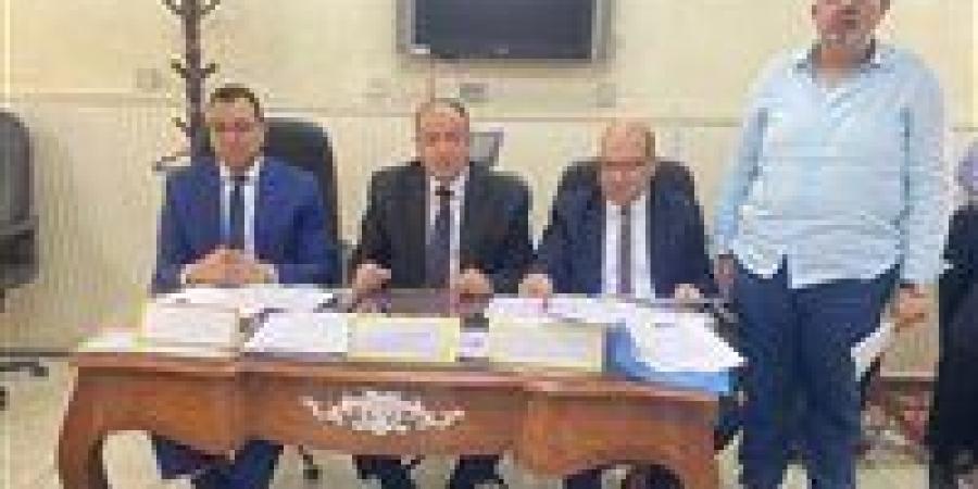 أكثر
      من
      130
      مرشحًا
      في
      الساعات
      الأخيرة..
      غلق
      باب
      الترشح
      لانتخابات
      النواب
      في
      المنيا