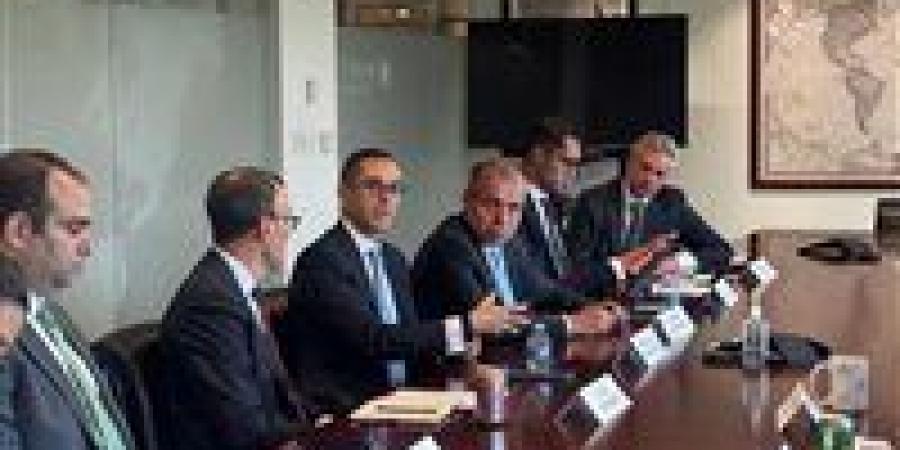 وزير
      الاستثمار:
      مصر
      تدرك
      التحديات
      التي
      تواجه
      الاقتصاد
      العالمي..
      لكنها
      ترى
      فرصة
      تاريخية
      لجذب
      الاستثمارات
      النوعية