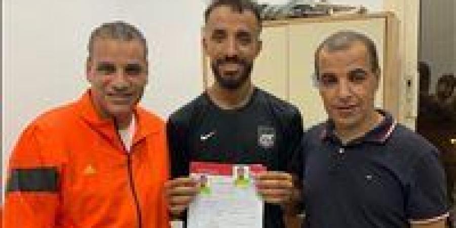 أيروسبورت
      يدعم
      صفوفه
      في
      القسم
      الرابع
      بضم
      حسين
      بوجبا
      مدافع
      الهايكستب