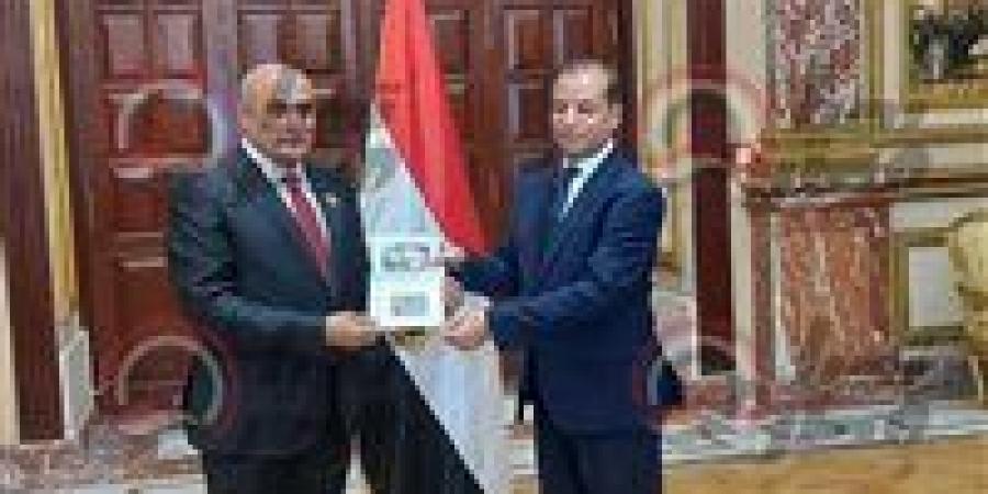 النائب
      رأفت
      شعبان
      عقب
      تسلمه
      كارنيه
      المجلس
      لـ
      تحيا
      مصر: الاقتصاد
      المصري
      يسير
      بقوة
      عالية..
      والاستثمار
      على
      رأس
      أولوياتي