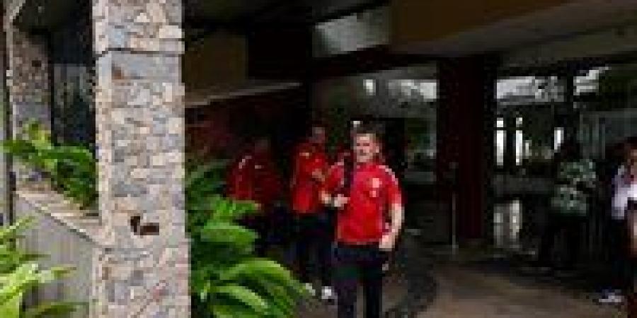 الأهلي
      يتوجه
      الي
      استاد
      بوجامبورا
      لخوض
      مباراة
      إيجل
      نوار