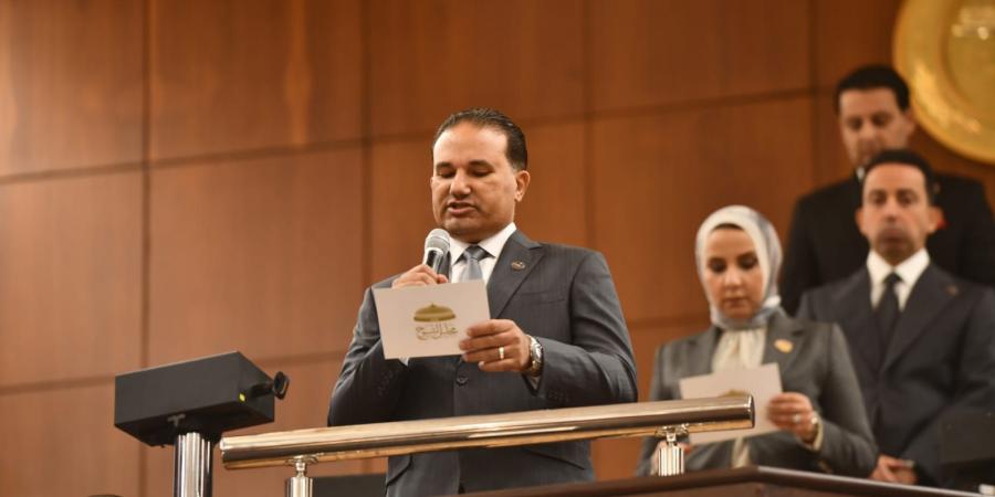 النائب
      تامر
      عبد
      الحميد
      يؤدى
      اليمين
      الدستورية
      بمجلس
      الشيوخ
      2025
      ويؤكد
      على
      إحترامه
      الدستور
      والقانون