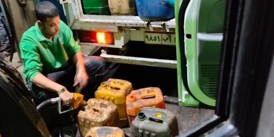 "أبو
      ليمون"
      يشدد
      الرقابة..
      ضبط
      متلاعب
      بـ
      1000
      لتر
      سولار
      مدعم
      بالمنوفية