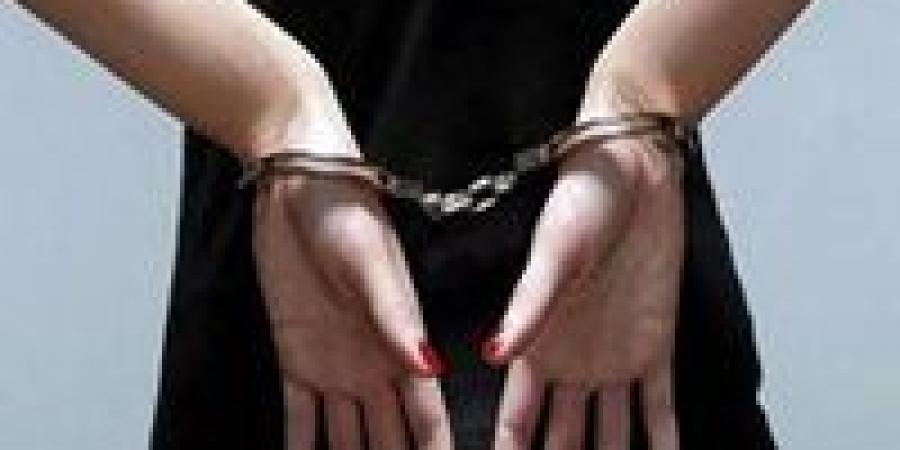 خدعة
      المساج..
      اعترافات
      سيدة
      تدير
      نادٍ
      صحي
      لممارسة
      الأعمال
      المنافية
      للآداب
      بالقاهرة