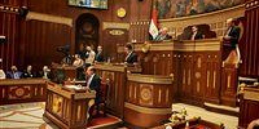 نواب
      الشيوخ
      الجدد
      يؤدون
      اليمين
      الدستورية