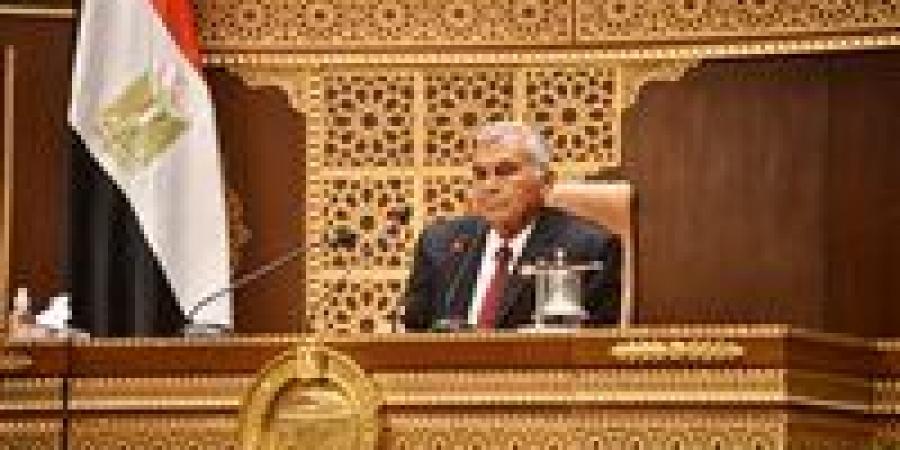 الشيوخ
      يفتتح
      الفصل
      التشريعي
      الثاني..
      النواب
      يؤدون
      اليمين
      الدستورية..
      ويختارون
      رئيسا
      جديدا
      ووكيلين