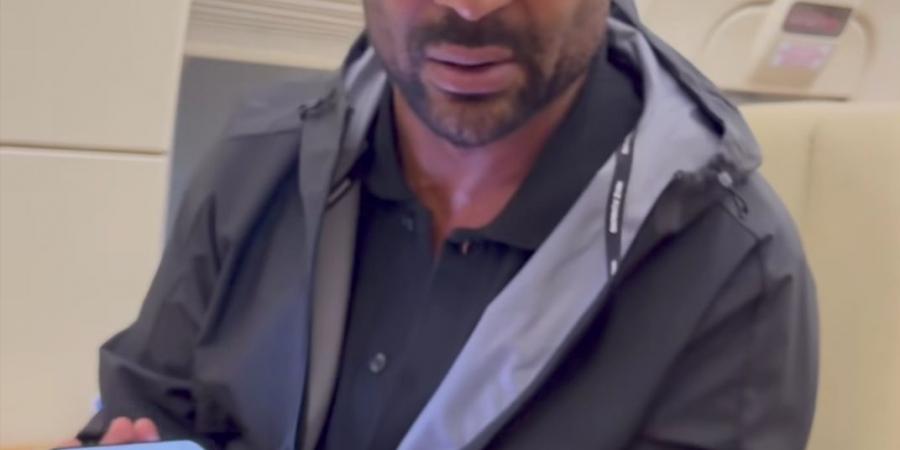 غاضبًا..
      أحمد
      سعد
      يعلن
      عن
      حفله
      في
      ألمانيا
      بهذه
      الطريقة
