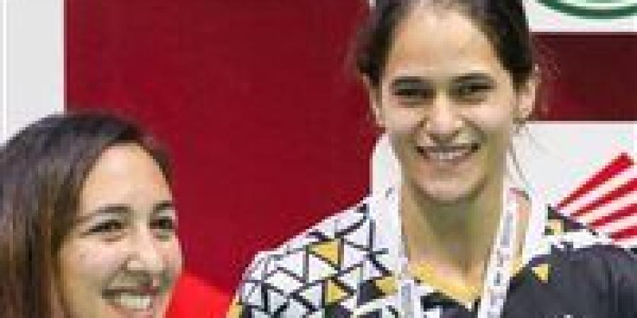 نور
      يسري
      تحصد
      برونزية
      بطولة
      مصر
      الدولية
      للريشة
      الطائرة