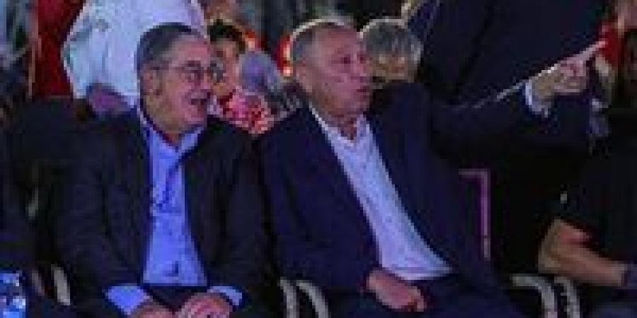 ياسين
      منصور:
      لم
      أفكر
      فى
      المنصب
      فكرت
      بـ
      خدمة
      النادي
      الأهلي
      وأعضائه
      وجماهيره