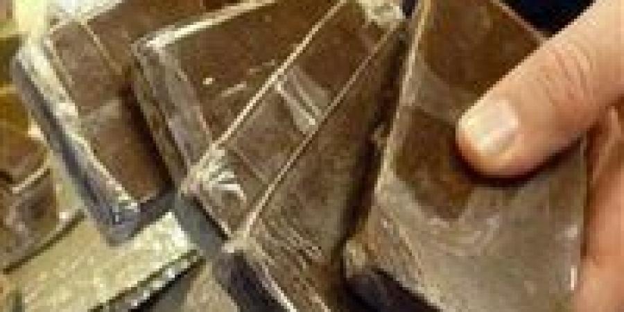 ضبط
      تاجر
      مخدرات
      بحوزته
      حشيش
      وهيروين
      قبل
      ترويجهما
      في
      الهرم