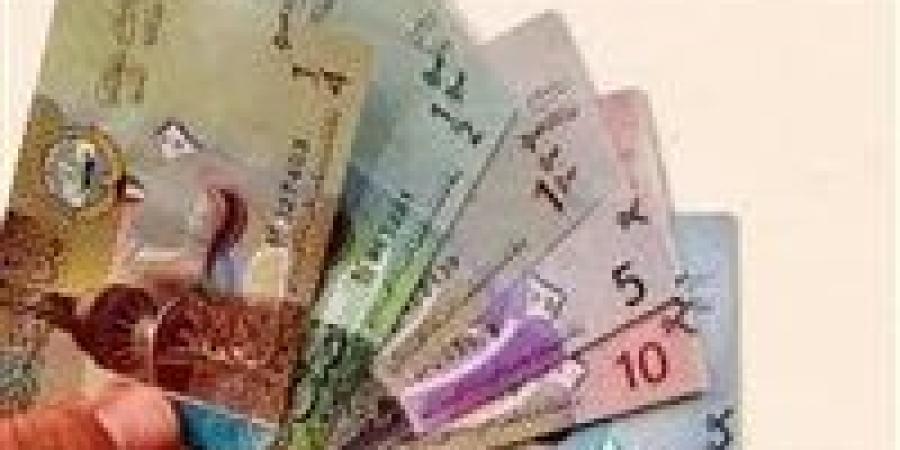 الدينار
      الكويتي
      يسجّل
      رقماً
      غريباً..
      هل
      بدأ
      سباق
      العملات
      الخليجية؟