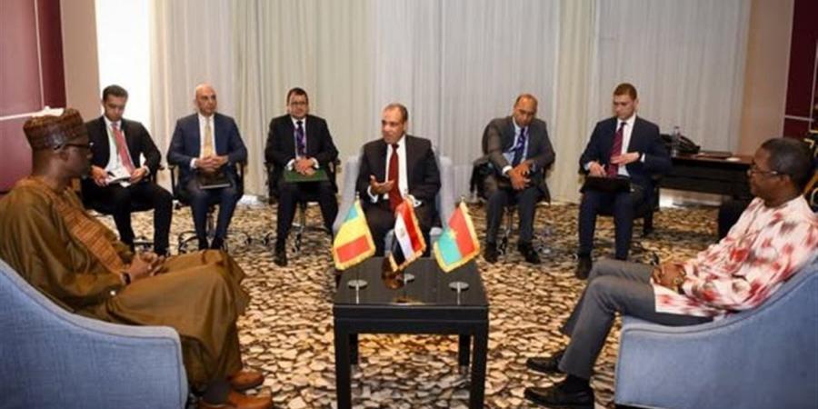 وزير
      الخارجية
      يعقد
      اجتماعًا
      ثلاثيًا
      مع
      نظرائه
      في
      مالي
      وبوركينا
      فاسو
      لتعزيز
      التعاون